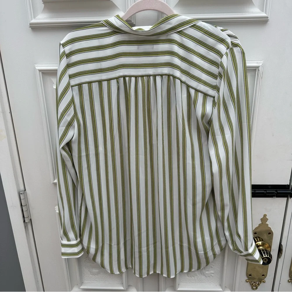 Ann Taylor - Women's Pleated White with Green Stripe Blouse - Medium - Picture 3 of 6